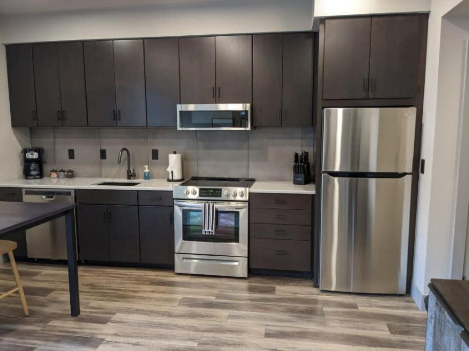 Modern Condo 210 Just Blocks From Lake Michigan Traverse City Ngoại thất bức ảnh